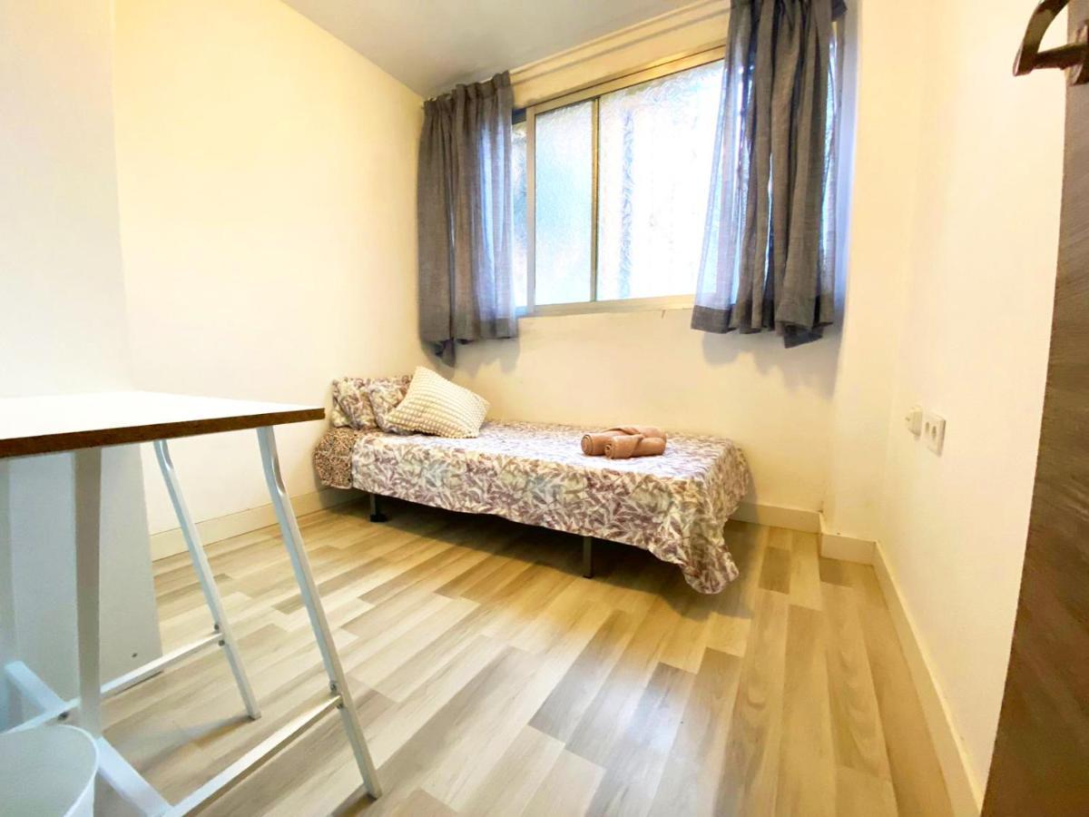 Valencia Guest Rooms Near The Beach In Shared Apartment Zewnętrze zdjęcie